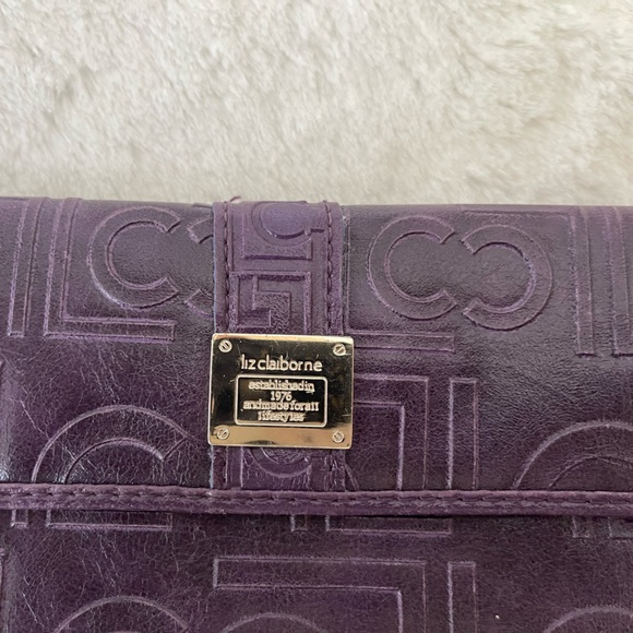 Liz Claiborne Wallet - Picture 2 of 6